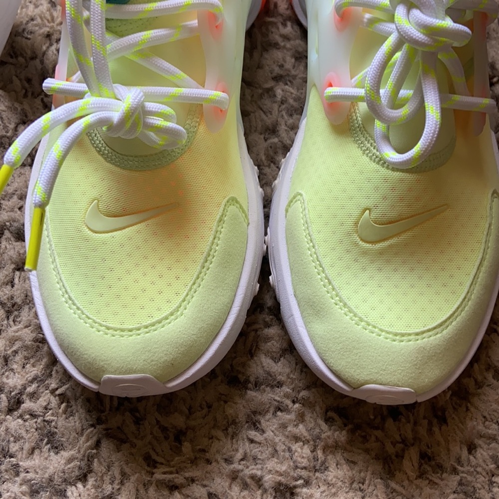 Nike React Presto 'Psychedelic Lava' - image 3